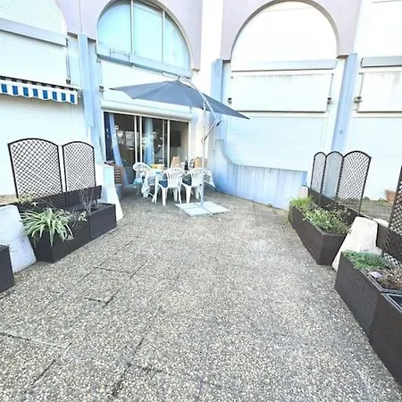 *la Brise Marine*piscine*parking*clim* * Le Grau-du-Roi